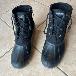 Sperry Duck Boots Black Quilted sz 9.5 shoes